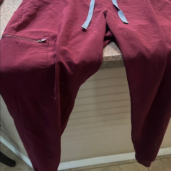 Figs Maroon Scrub Set Size Medium nurse med ladies burgundy medical - Picture 4 of 5